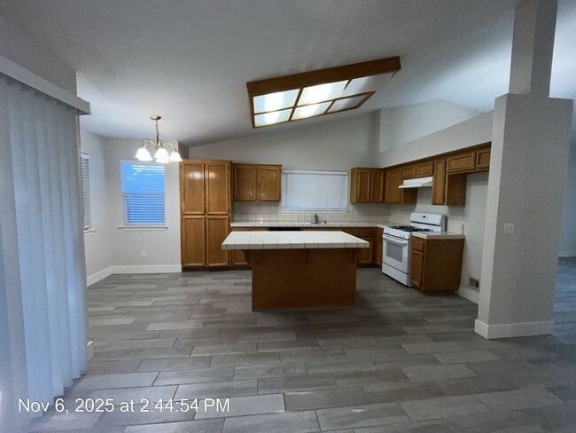 Building Photo - Beautiful Updated Home