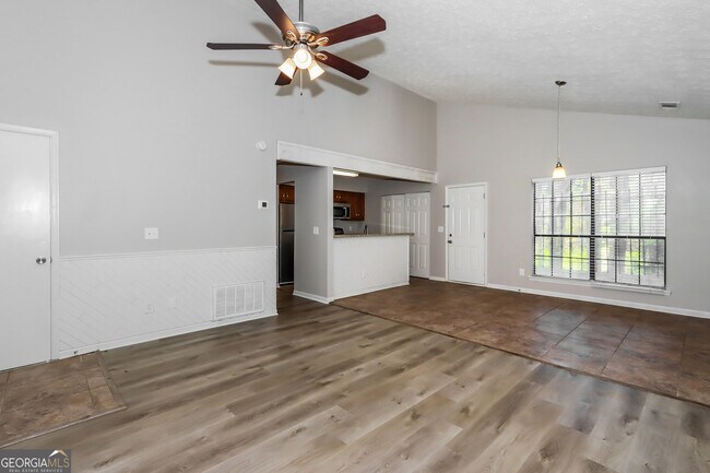 Building Photo - 192 Chase Woods Cir