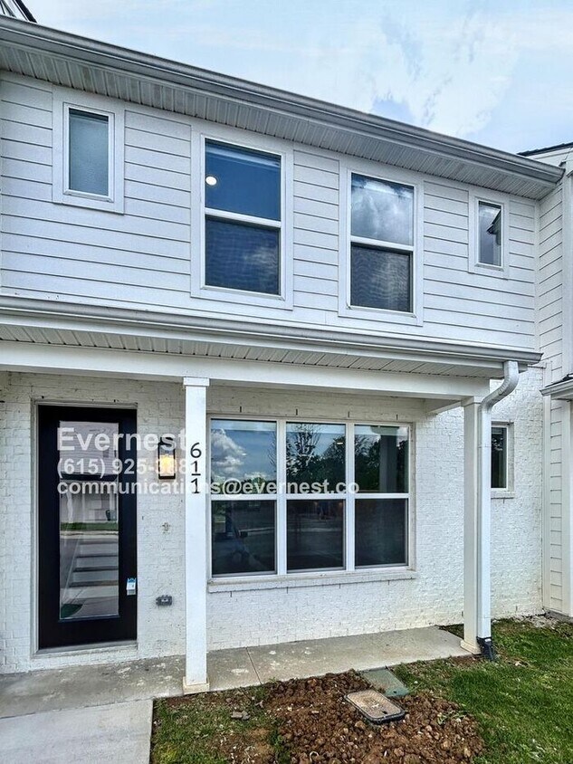 Foto principal - Lovely 3-Bedroom Townhome in a Convenient ...