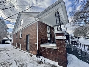 Building Photo - 15030 Rossini Dr