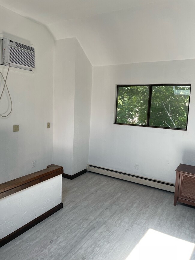 Building Photo - 60 Pershing Rd