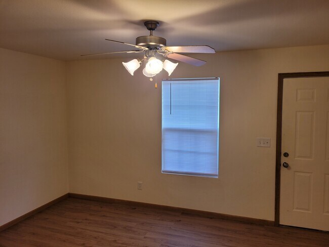 Foto del edificio - 25 Peartree Ln