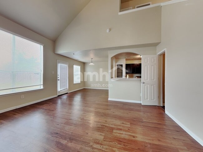 Foto del edificio - 2618 Bammelwood Dr
