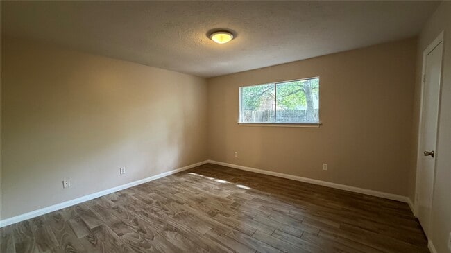 Building Photo - 1006 Grand Jct Dr