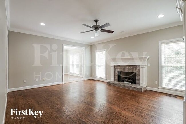 Building Photo - 90 Ridgewood Ln