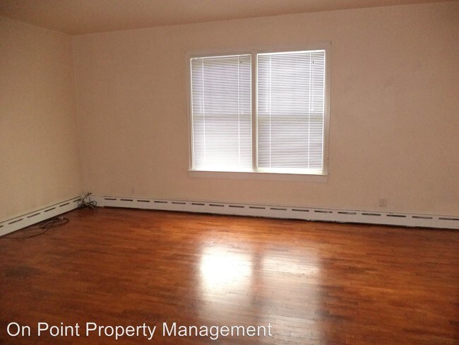Building Photo - 132 N Barry St