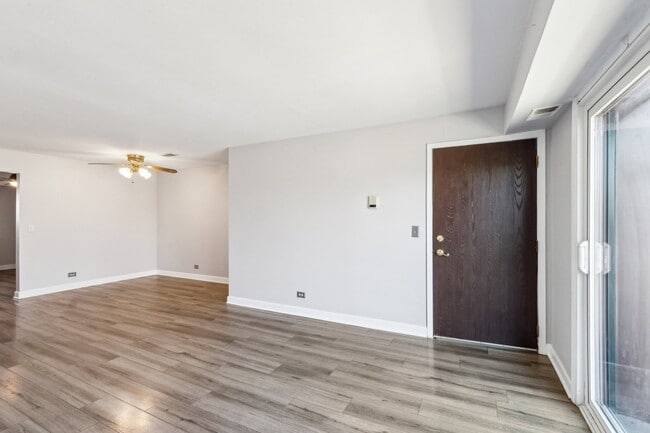 Building Photo - 501 McHenry Rd