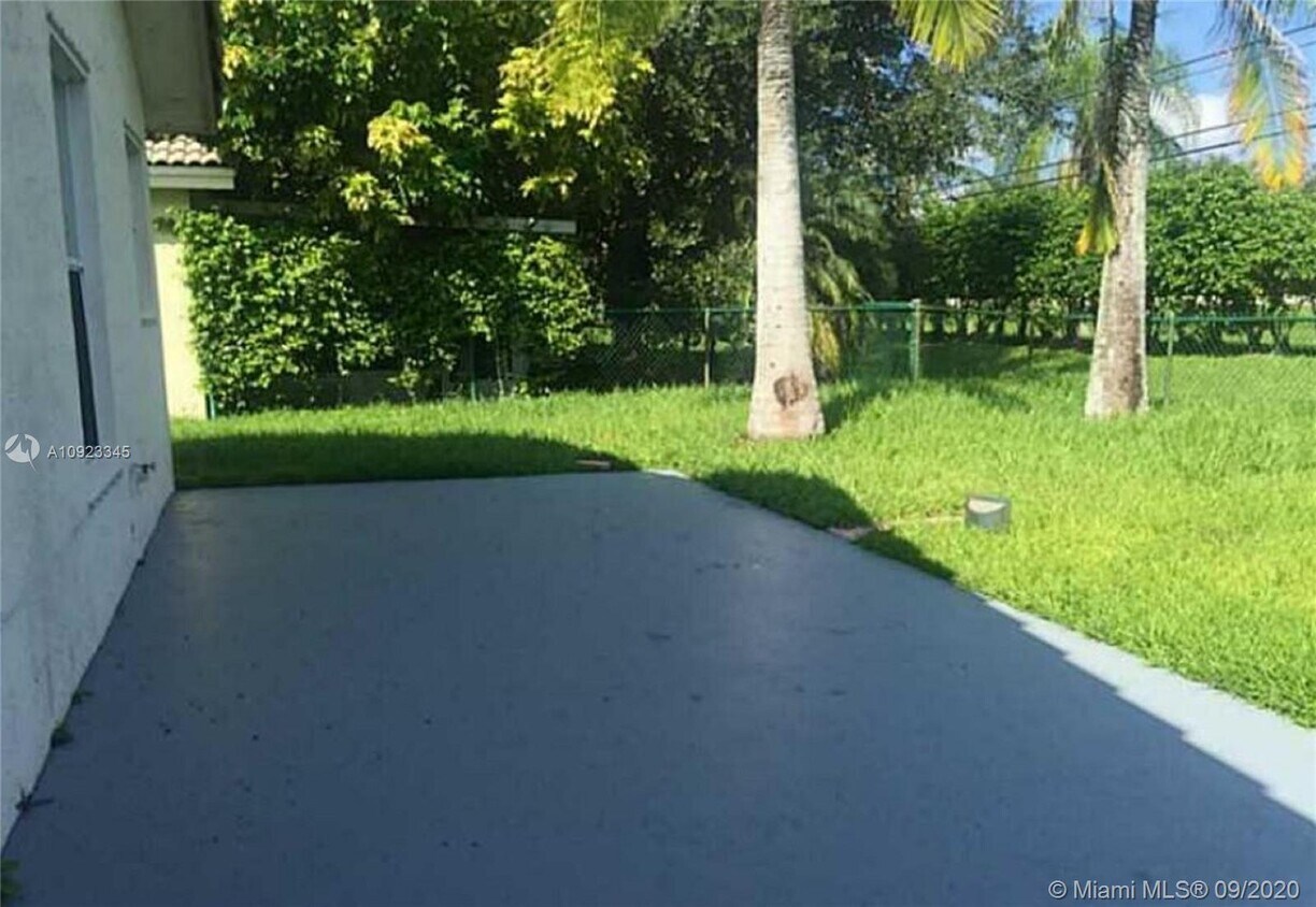 Foto del edificio - 20361 SW 1st St