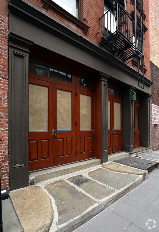 Building Photo - 271 Water St