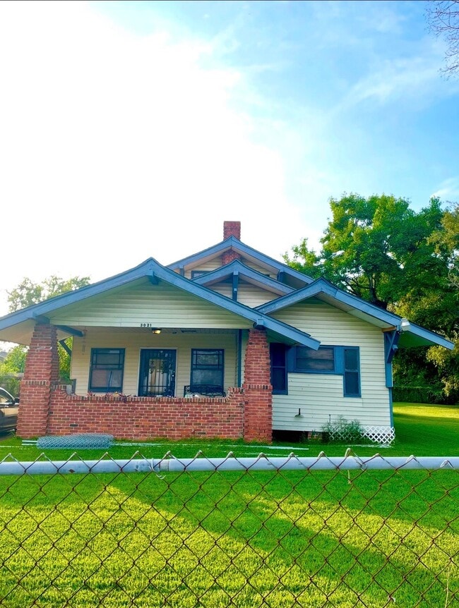 Building Photo - 3021 Procter St