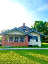 Building Photo - 3021 Procter St