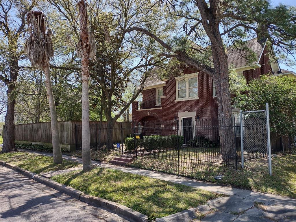 Primary Photo - 2210 Riverside Dr