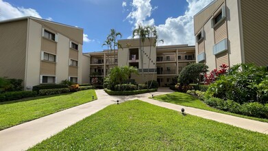 Building Photo - 6175 S Mirror Lake Dr
