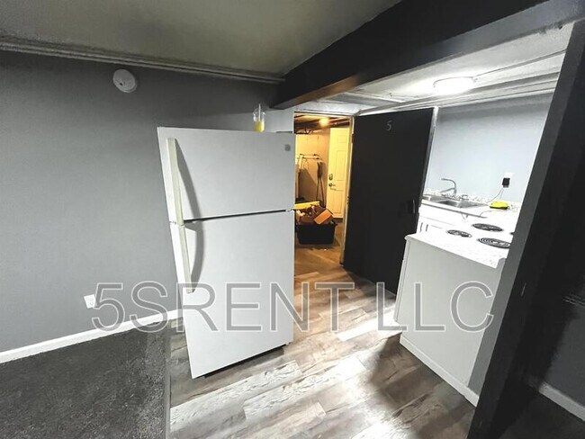 Foto del edificio - 2529 Rack Ct
