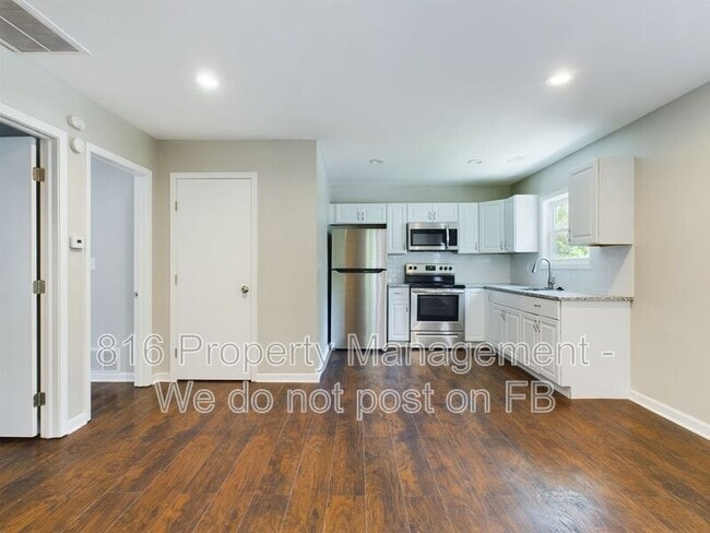 Building Photo - 6724 Sycamore Ave