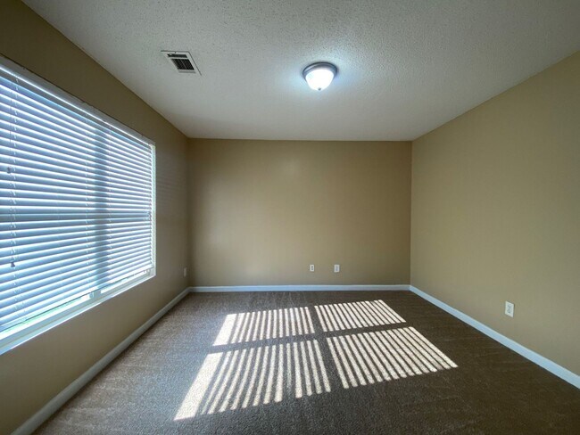 Building Photo - BRIDGEWATER HOME! PRE-LEASING FOR AUGUST 2026!