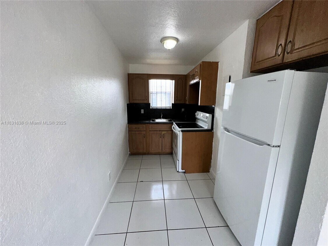 Primary Photo - 701 NW 7th Ave
