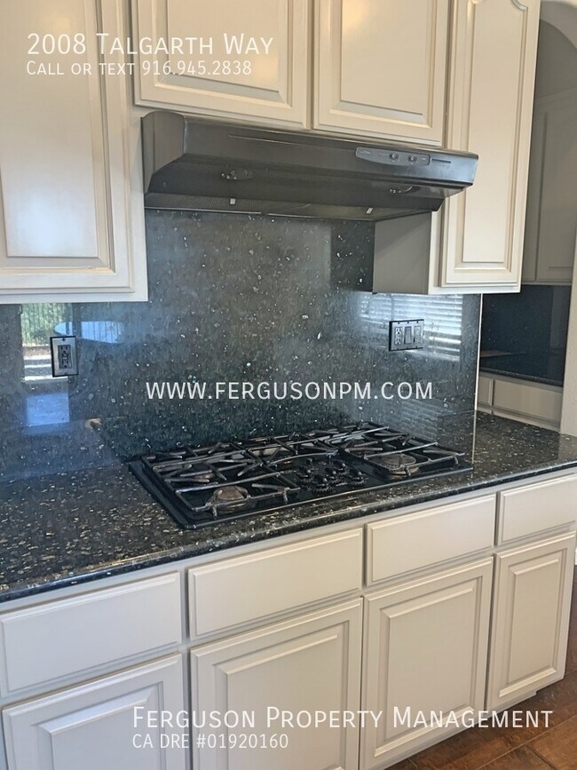Building Photo - Single Story East Roseville Home With Gree...