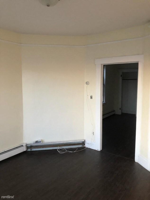 Building Photo - 306 Ege Ave