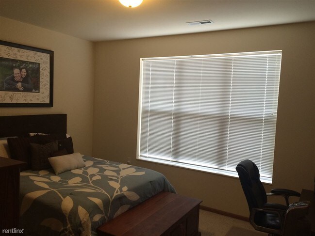 Building Photo - 652 Bear Claw Way