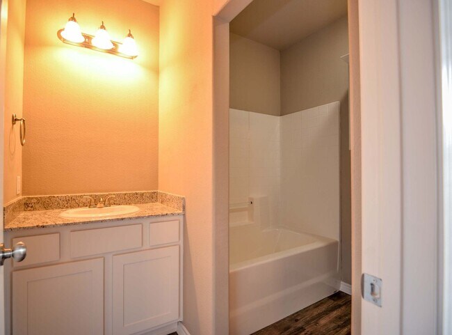 Foto del edificio - PRE-LEASE for August 2026!! 3 Bed/ 3.5 Bat...