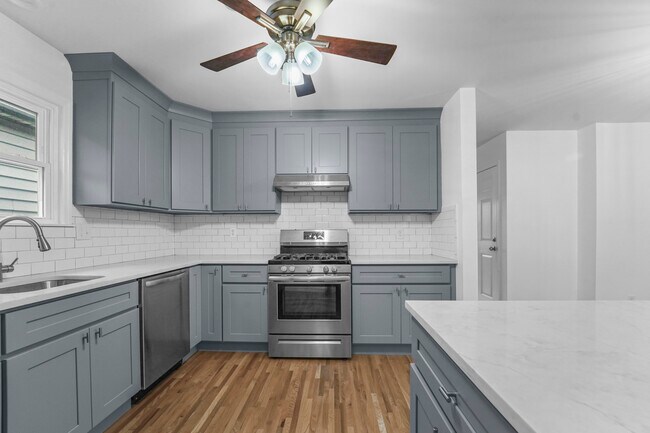 Building Photo - 70 Clifford St