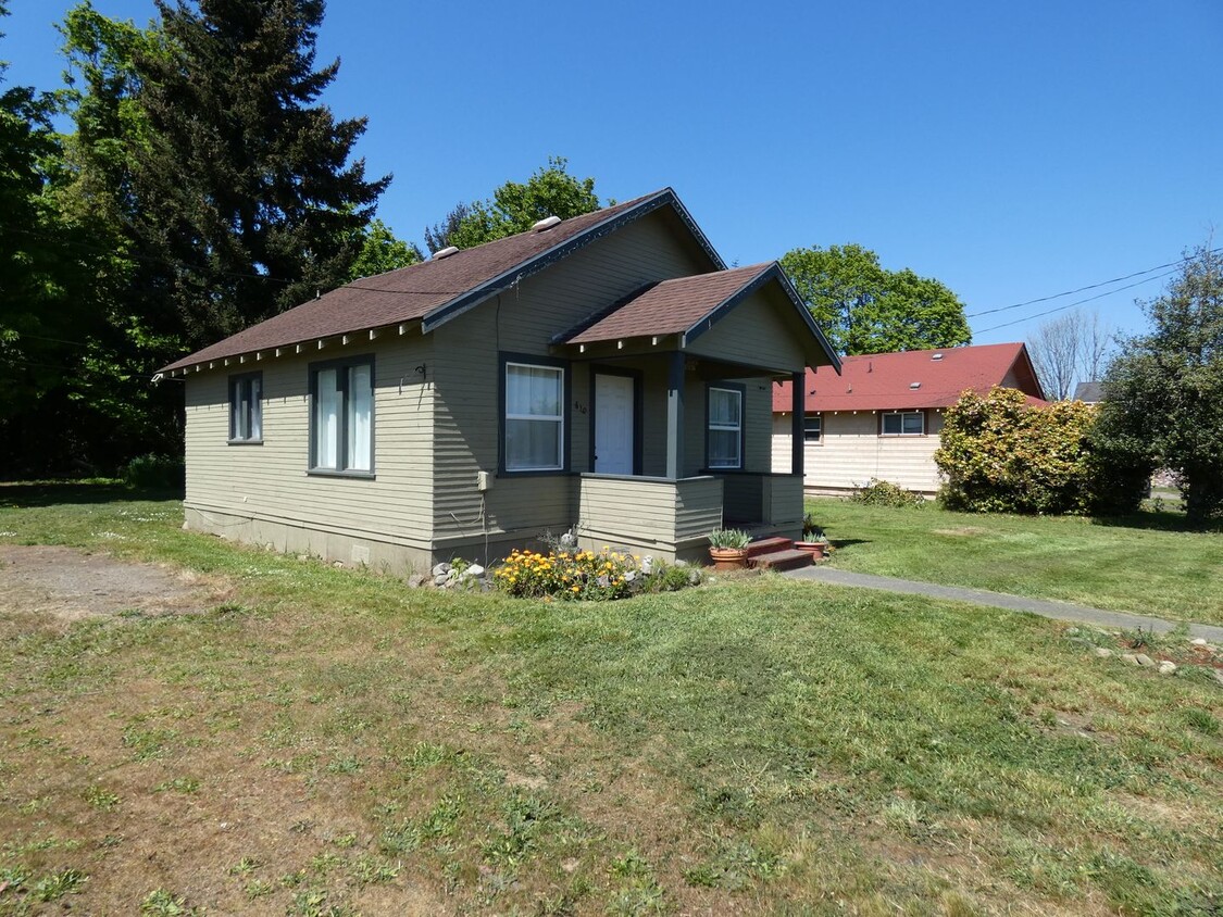 Foto principal - 610 S Cedar St
