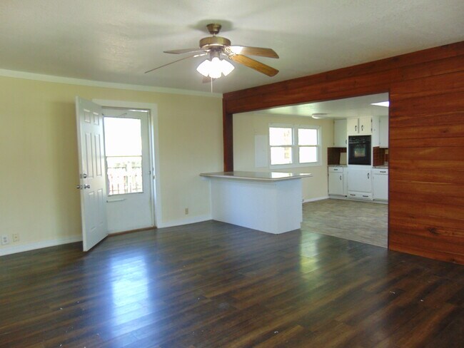 Building Photo - 10904 Tonkel Rd