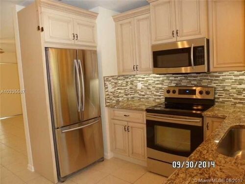 Foto del edificio - 2561 NE 11th Ct