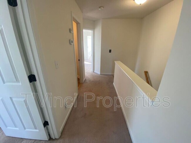 Foto del edificio - 3 Bedroom, 2.5 Bathroom Townhouse in Winst...