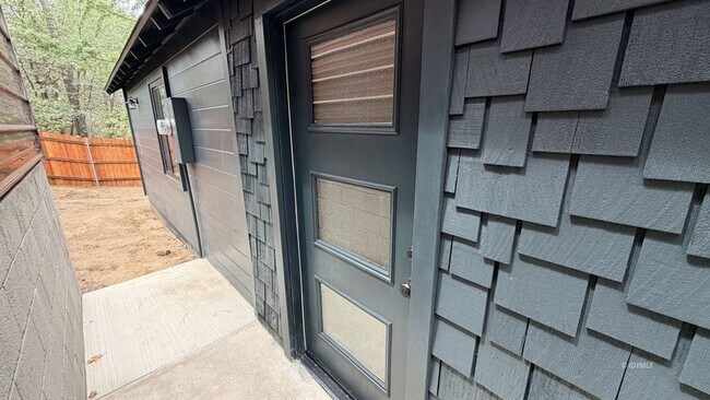 Foto del edificio - 25187 Cedar St