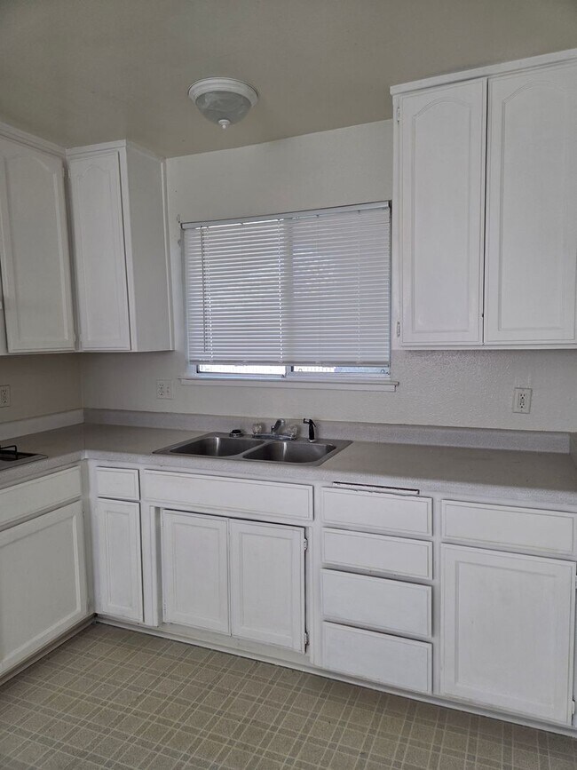 Foto del edificio - 3 Bedroom 2 Bath Home with Cooler