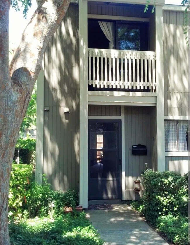 Building Photo - 59 Derow Ct