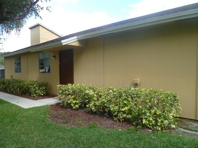 Foto del edificio - 22581 Vistawood Way