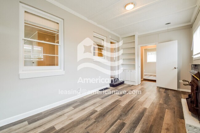 Building Photo - 827 33rd Ave