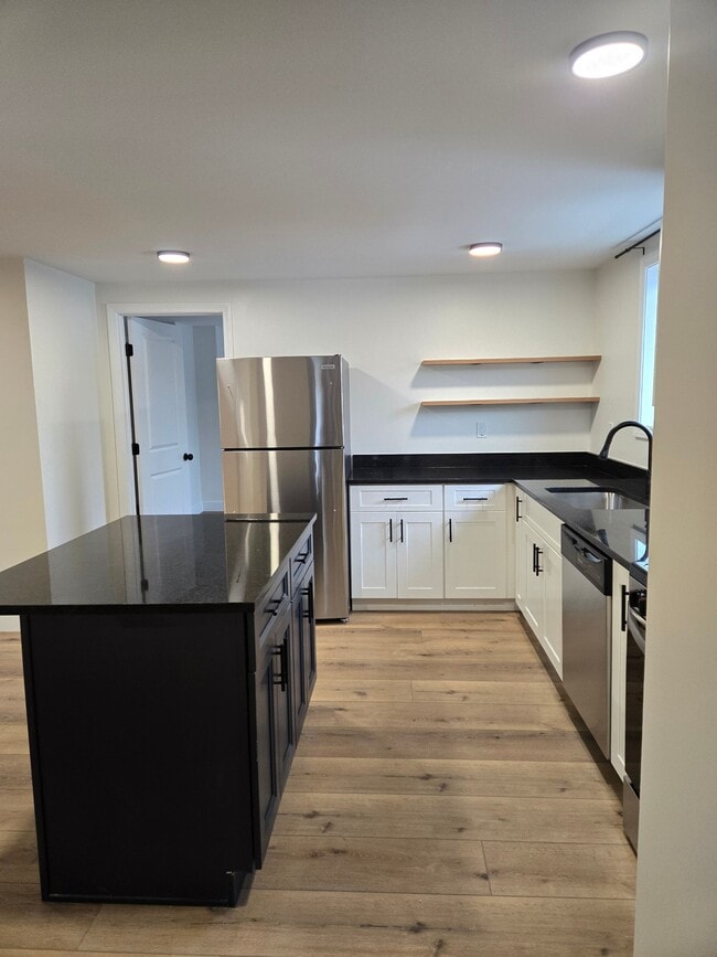 Building Photo - 20 Poirier Pl