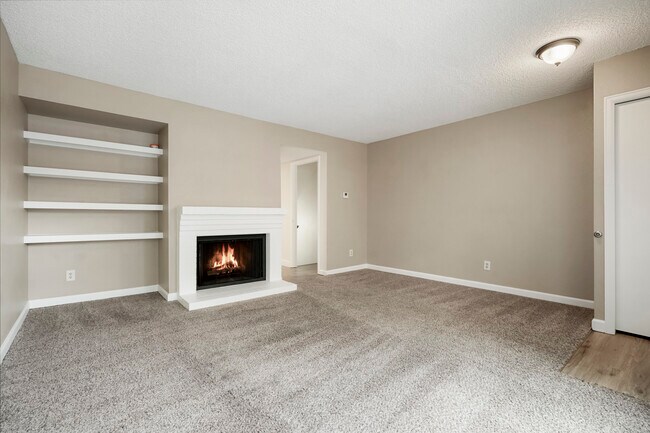 Large Living room - 11554 Community Center Dr