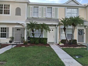 Building Photo - 7827 Sanibel Dr