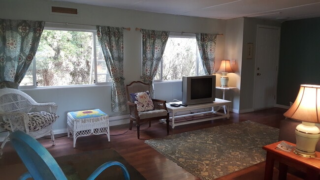 Livingroom - 2226 Lougheed Hwy