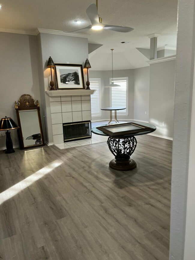 Foto del edificio - 6904 Freeport Ave