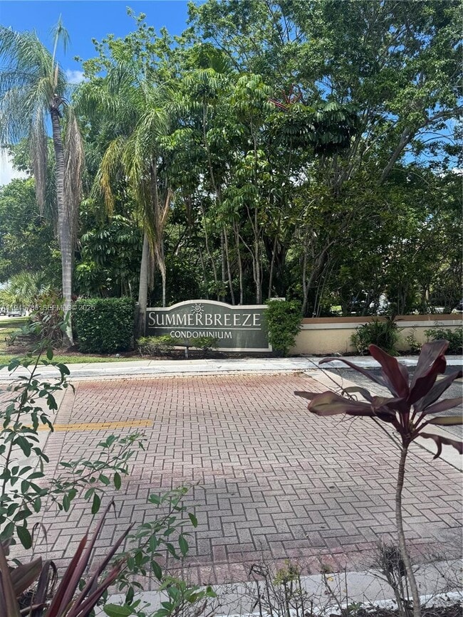 Building Photo - 9999 Summerbreeze Dr