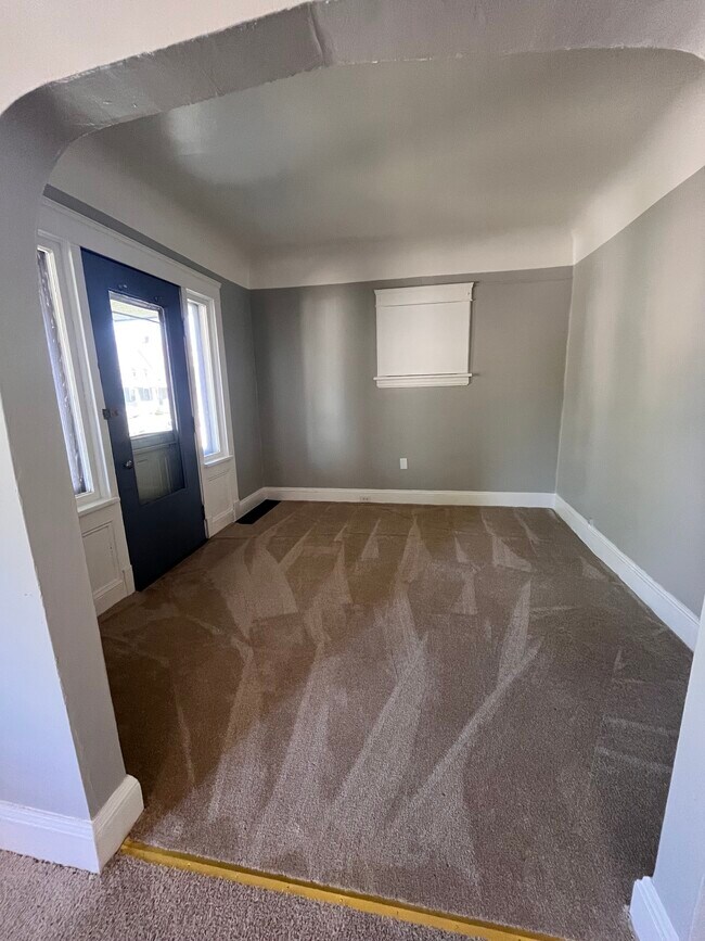 Comedor - 4502 McGregor Ave