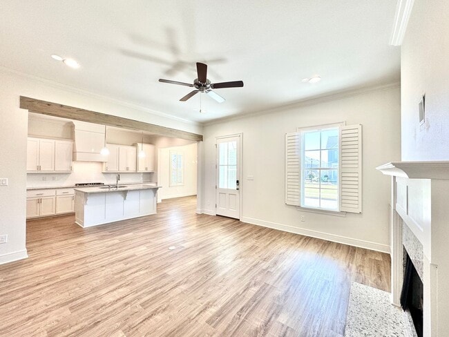 Building Photo - Cottage-Style 3BR Home in Americana