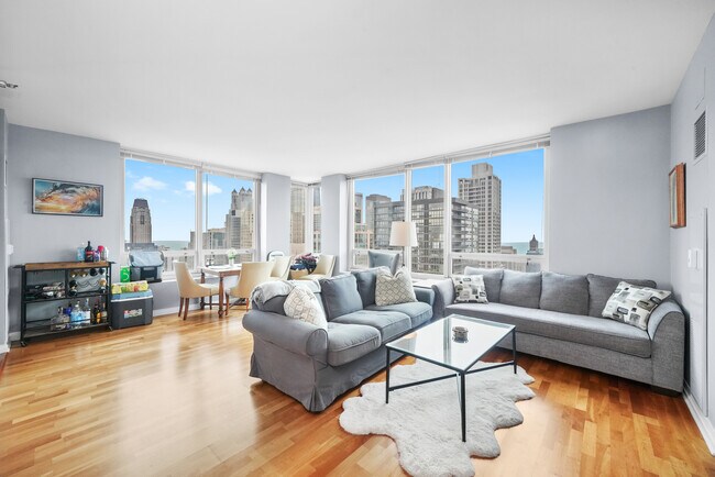 Foto del edificio - 33 W Ontario St