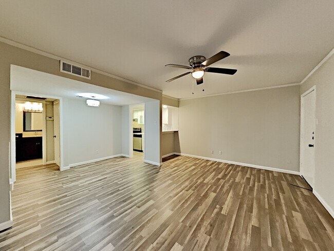 Foto del edificio - 12818 Midway Rd