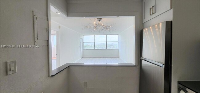 Building Photo - 1200 NE Miami Gardens Dr