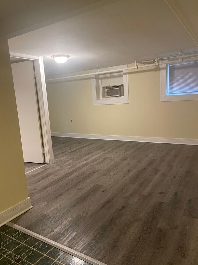 Foto del edificio - 6122 N Hamilton Ave