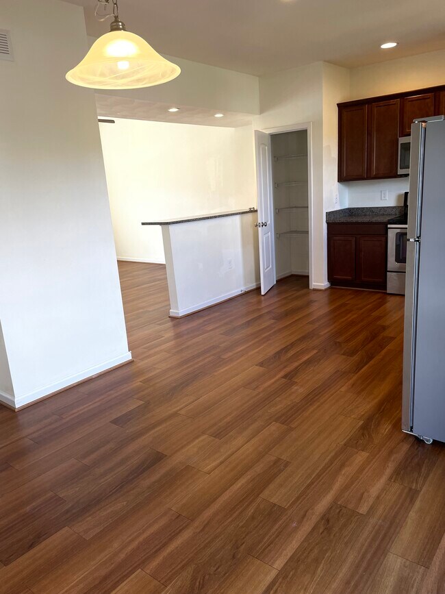 Foto del edificio - 260 Lunaria Ln NW
