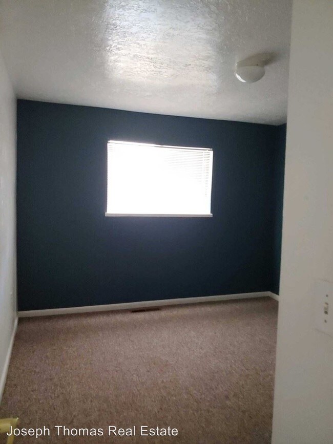 Building Photo - 261 S 300 E