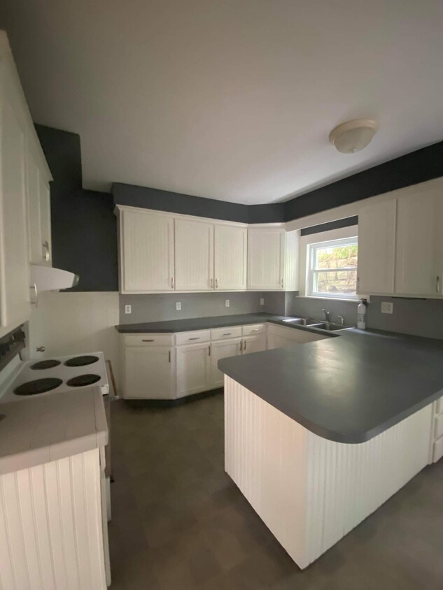 Kitchen - 19 Highland St